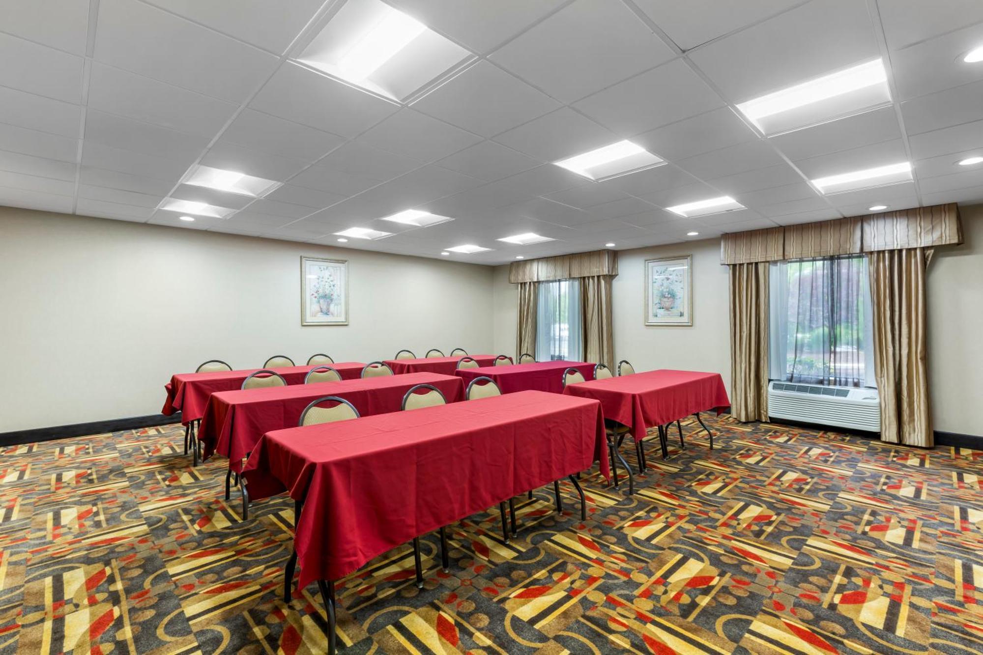 Comfort Inn, Cleveland South - Richfield Exteriör bild