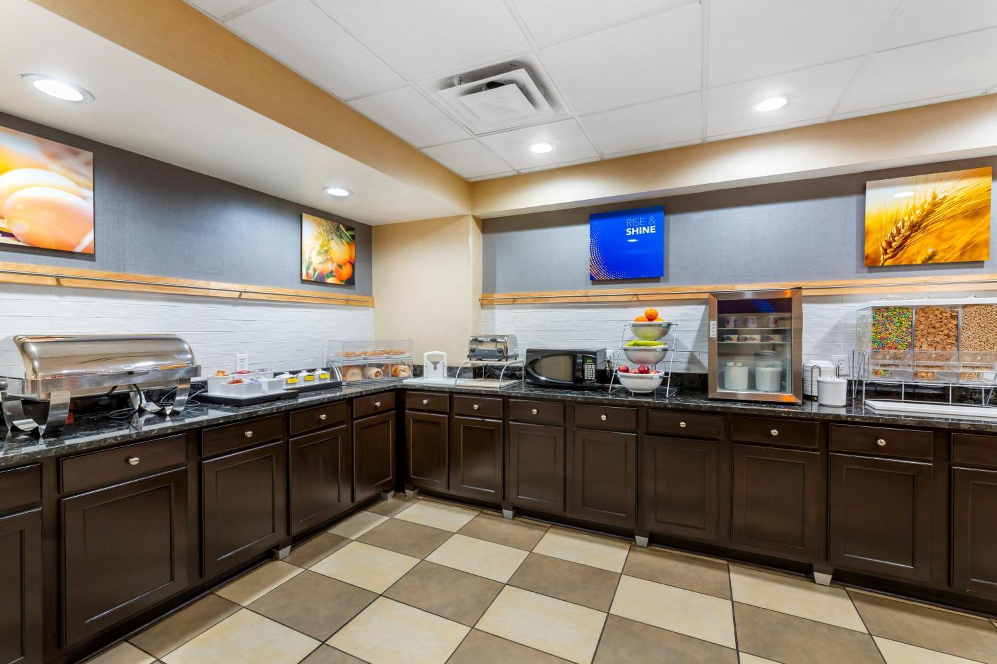 Comfort Inn, Cleveland South - Richfield Exteriör bild